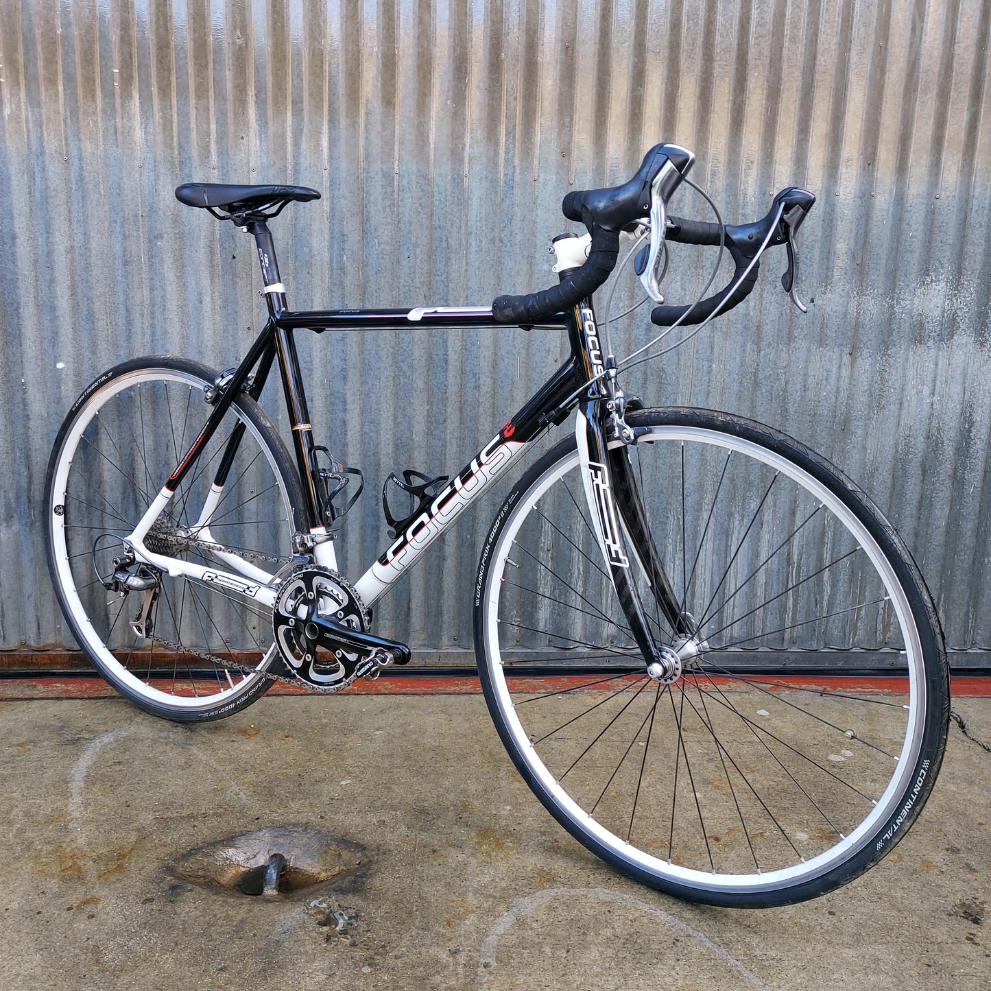 Road Bike - Medium Size - Focus - High End Race Bike - Studio Rental