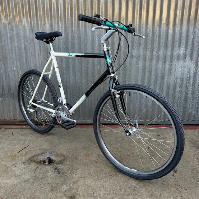 Haro Mountain Bike - Classic MTB Rebuilt as a City Bike