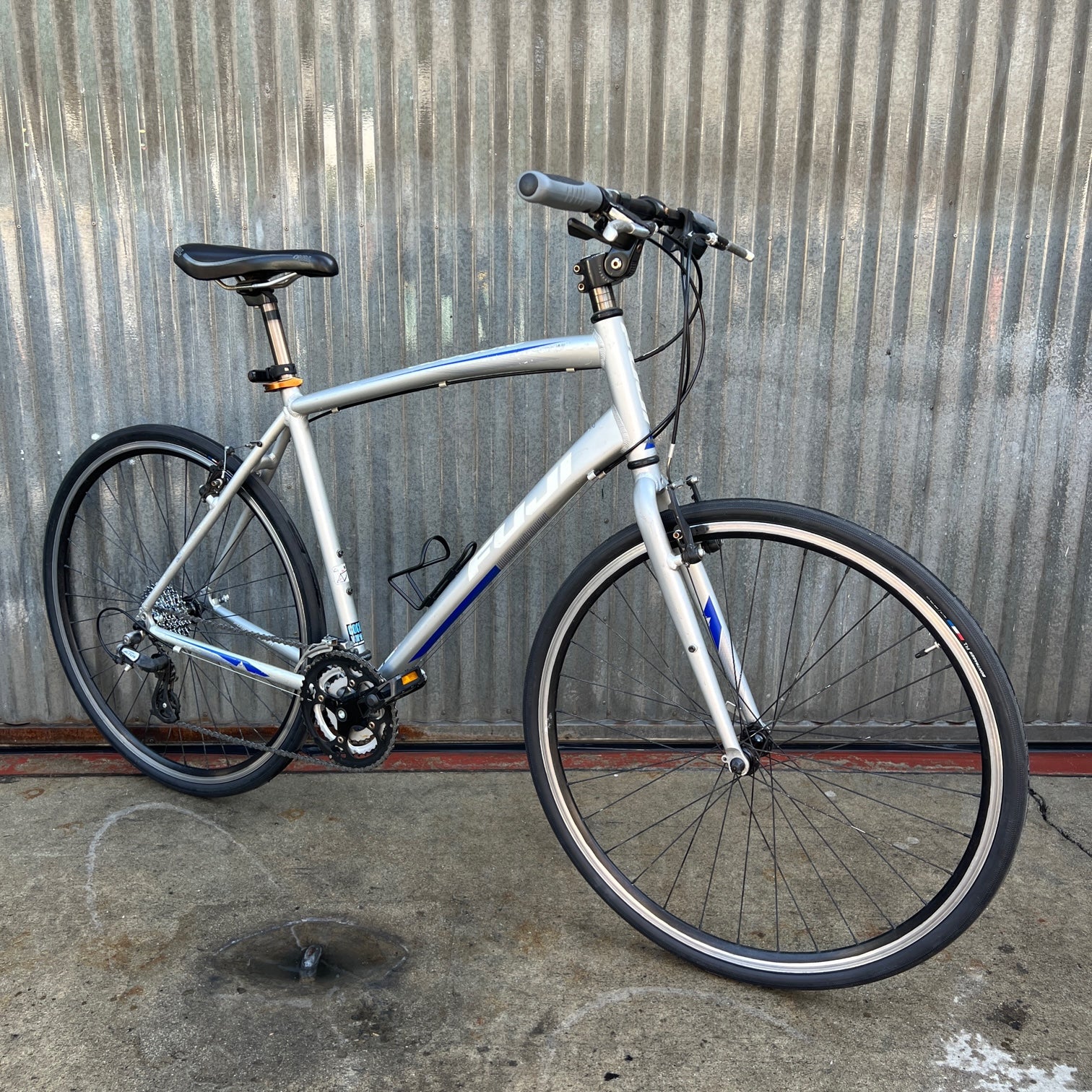 Used fuji road online bike