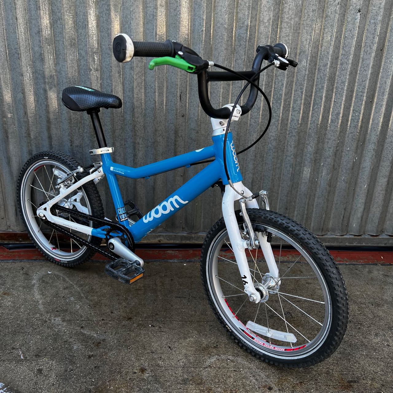 Used Blue Woom 3 Kid's Bike