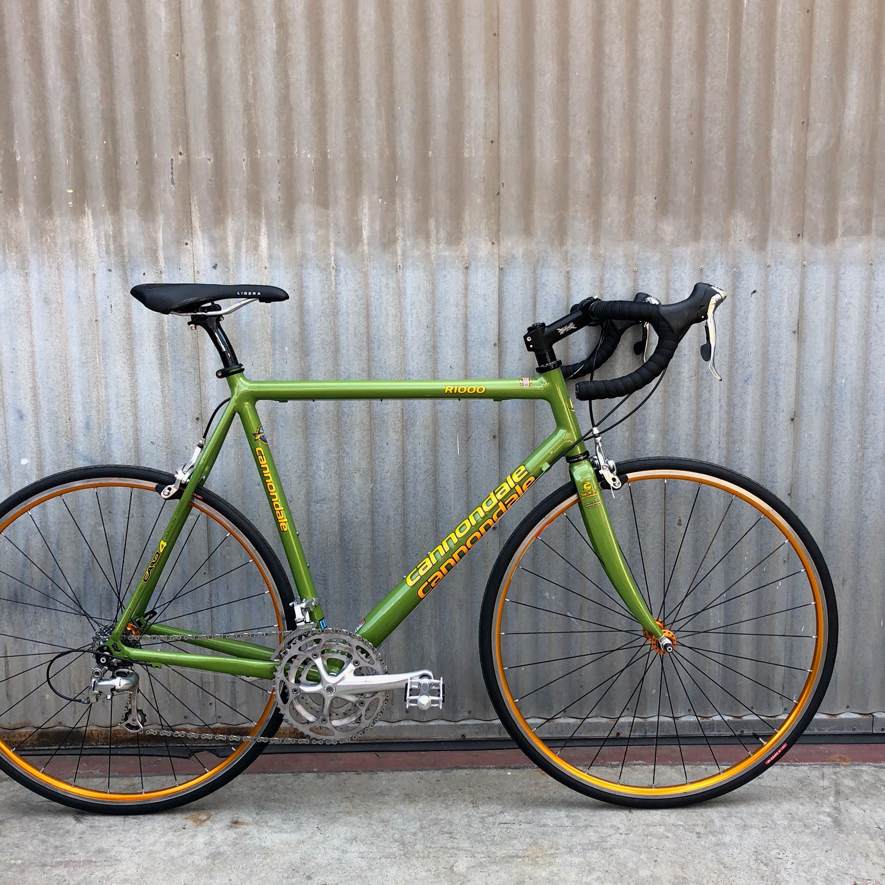 Cannondale Vintage R1000 Ultegra/105 Road Bike
