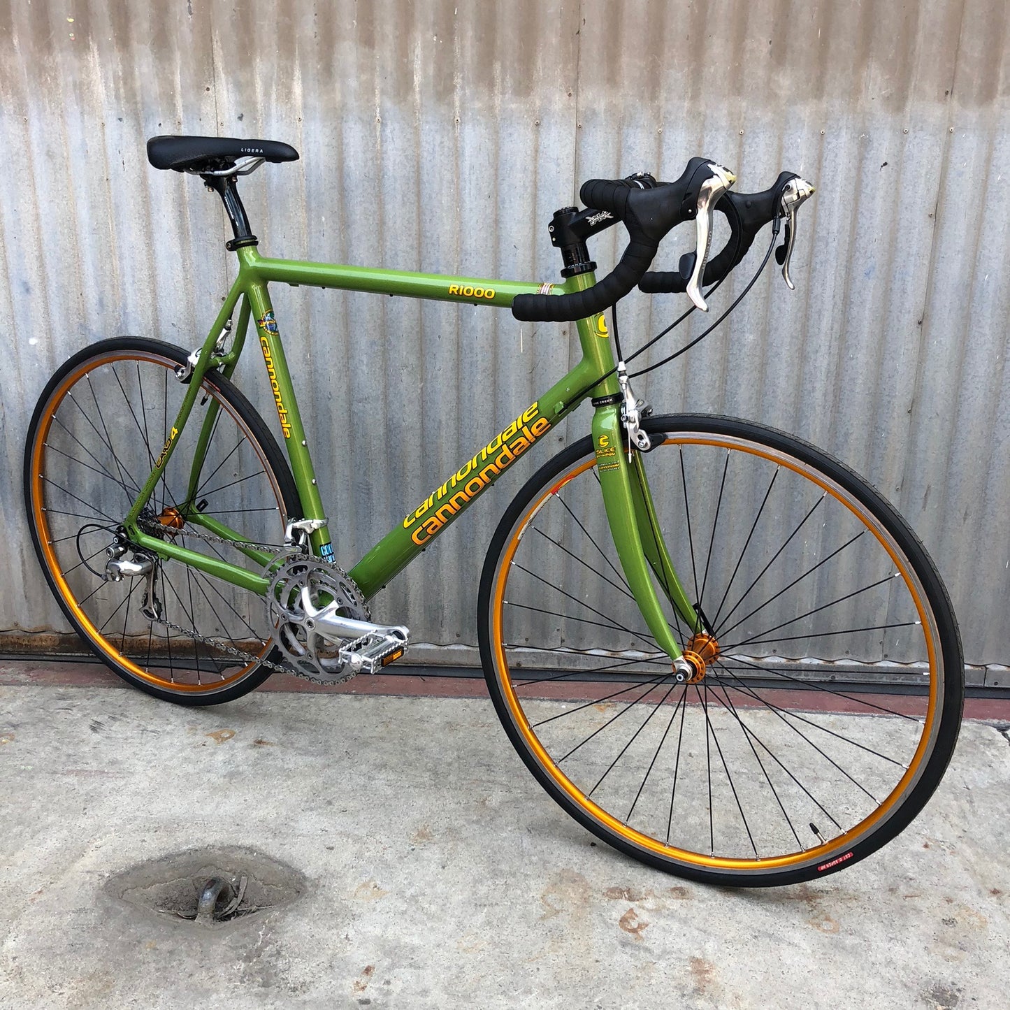 Cannondale Vintage R1000 Ultegra/105 Road Bike