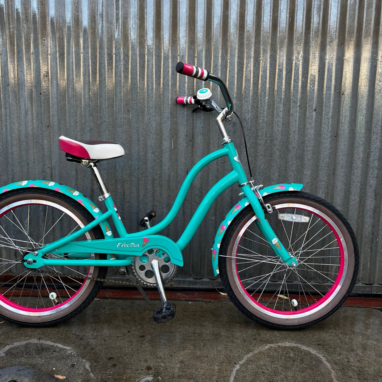 Electra Cruiser 20" Kid's Ice Cream Cone Edition