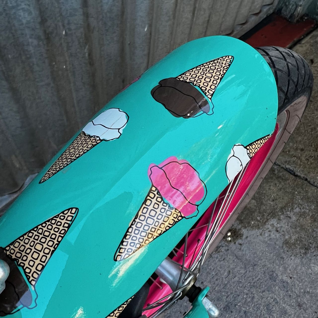 Electra Cruiser 20" Kid's Ice Cream Cone Edition