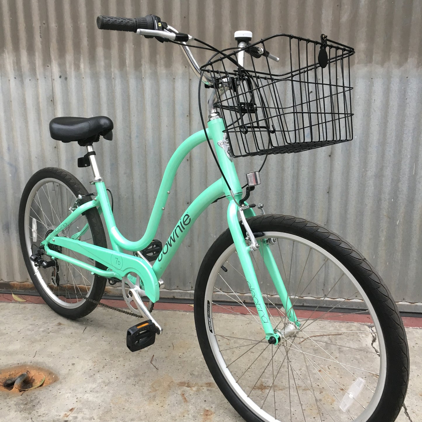 Electra Townie City Bike 26" Adult Bike - Used but So Clean - Includes Wald removable basket