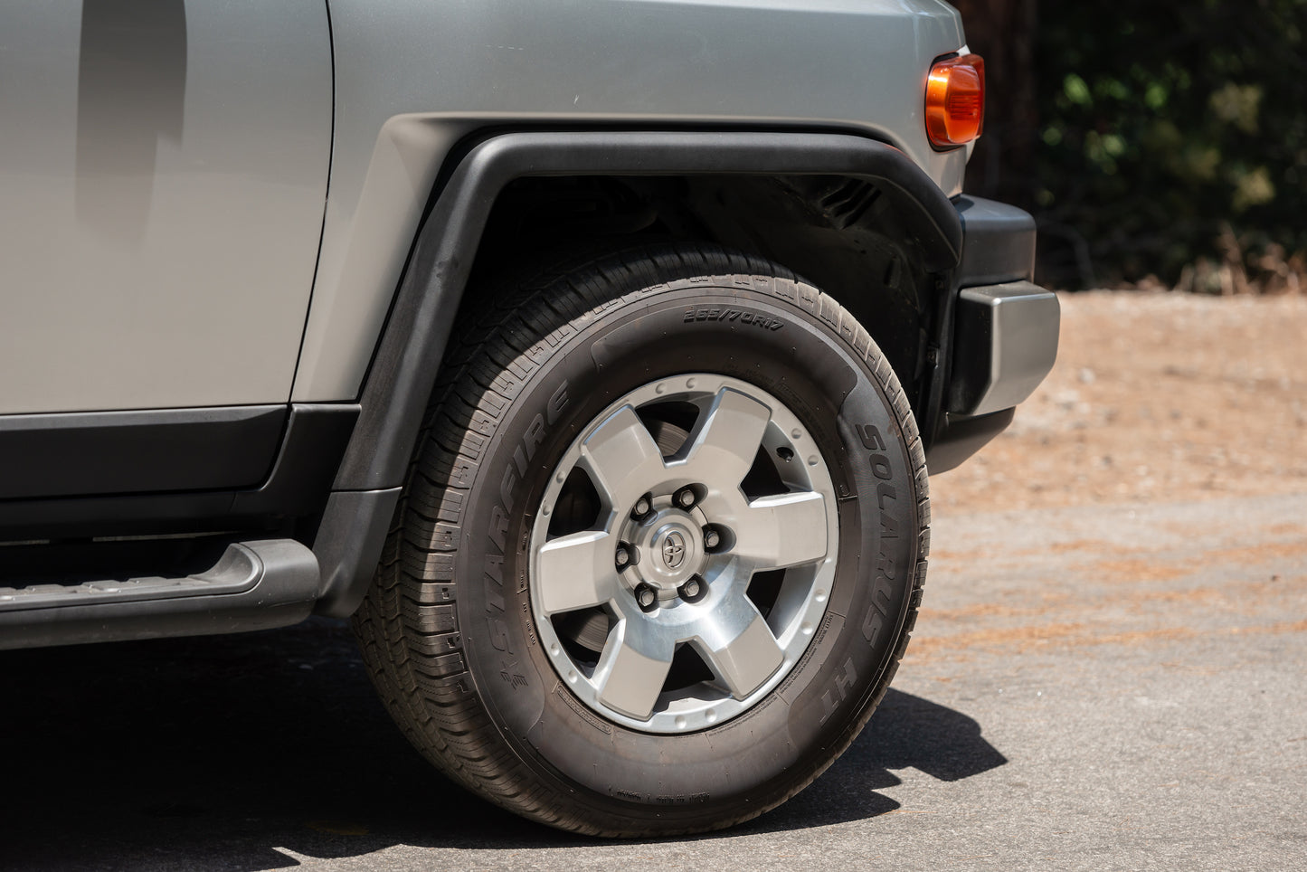 2007 Toyota FJ Cruiser - 4x4 with Low Miles - Zero Modifications