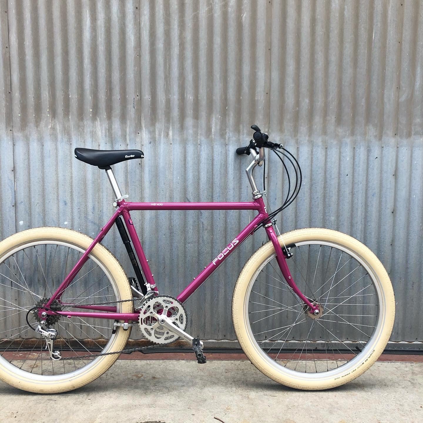 Focus MTB in Amazing Berry Color with Black Deerhead Thumb Shifters