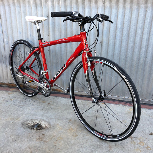 Giant Cypress SL City Bike - Light Aluminum and Carbon - Flatbar Ultegra