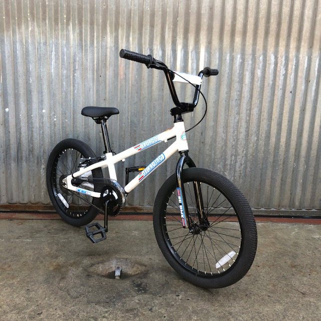 SE Bronco 20" Bmx Style Kid's Bike - Brand New