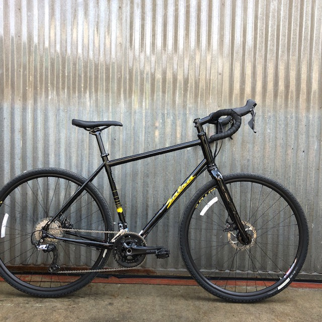 Salsa Vaya GRX 600 - Any Road - Gravel Grinder - Light Touring - Commute and Shred