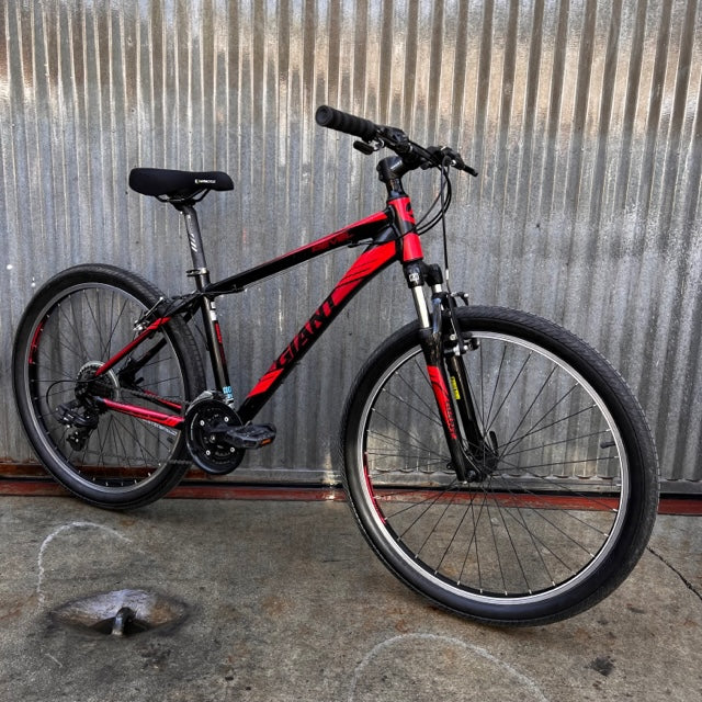 Used Giant Revel Mountian Bike Small!