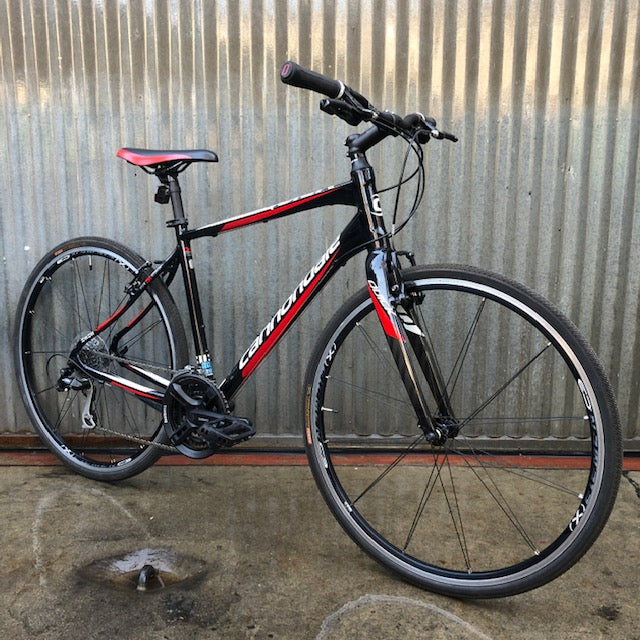 Cannondale Quick 4 Performance Hybrid - Used Bike in Excellent Condition