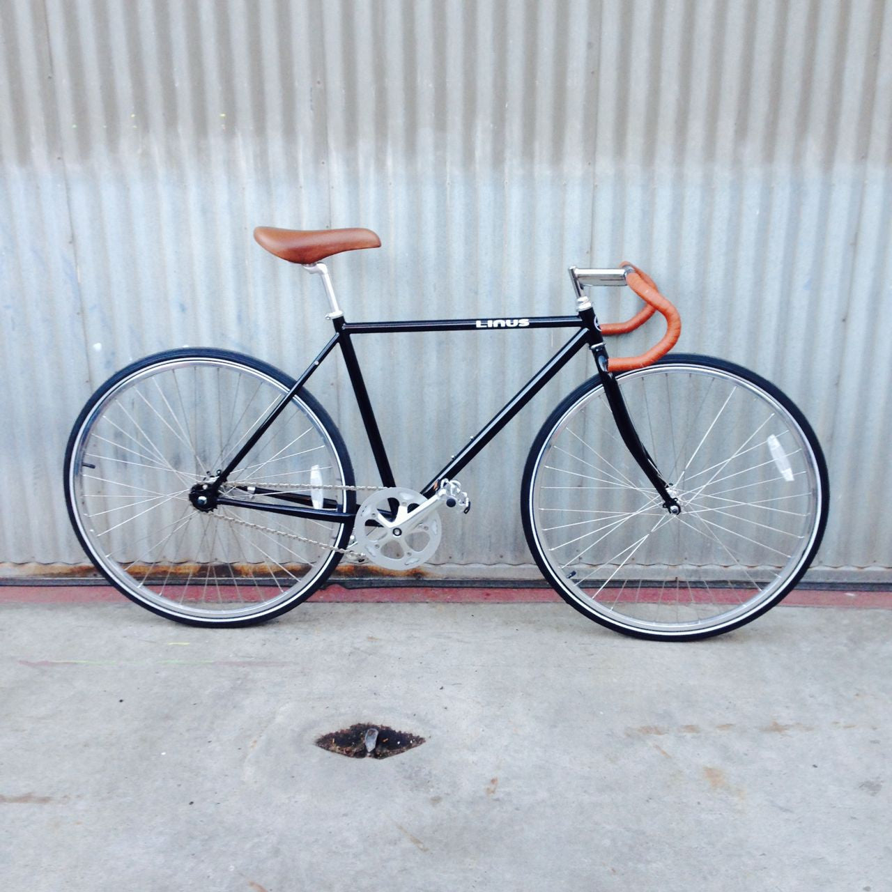 Performance Fixie Road Bike - Black Fixie Style - Studio Rental