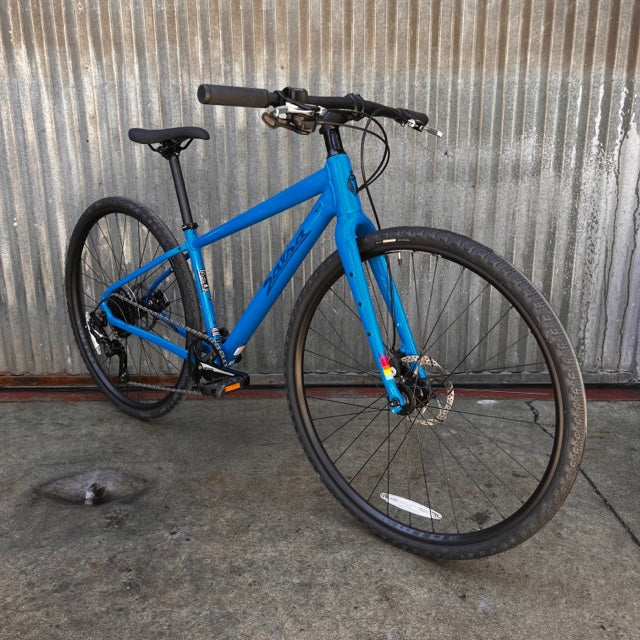 salsa flat bar gravel bike Salsa Journeyman Flat Bar Acolyte in Blue