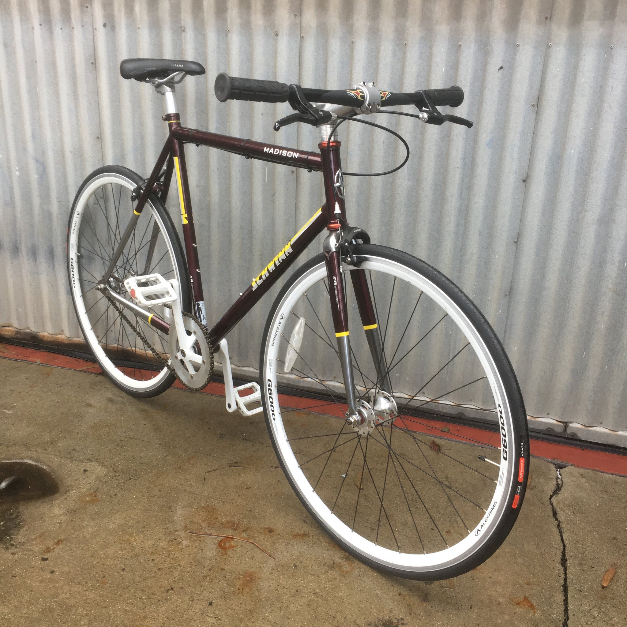 Schwinn Madison Single Speed Fixie Style City Bike – Coco's Variety