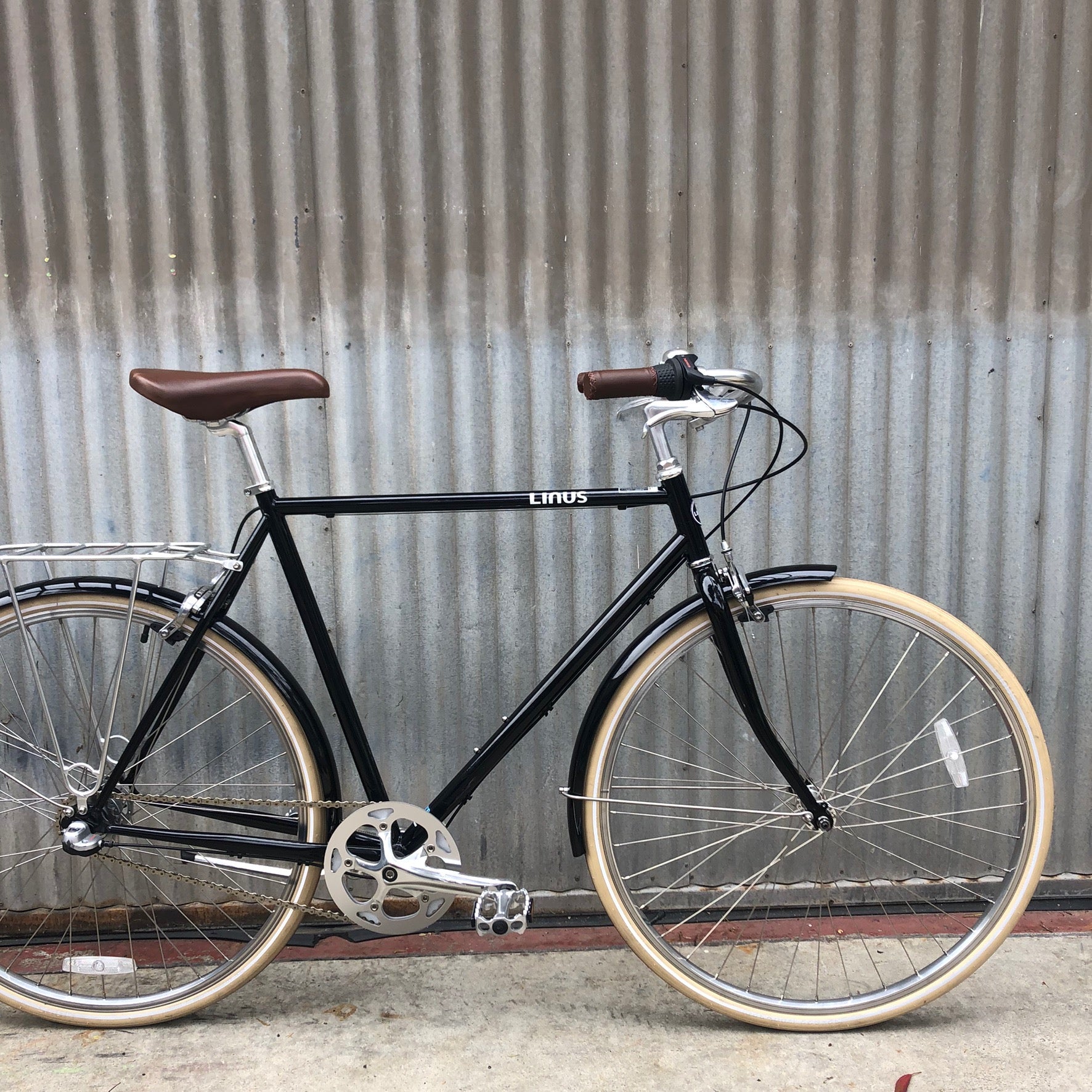 Linus Roadster 3-speed Large Discount for Scratches in Paint Was used on commercial