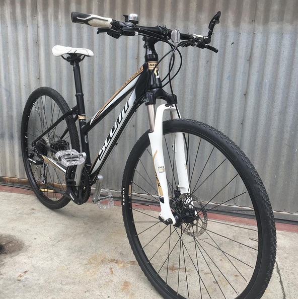 Scott sportster 55 hybrid top bike