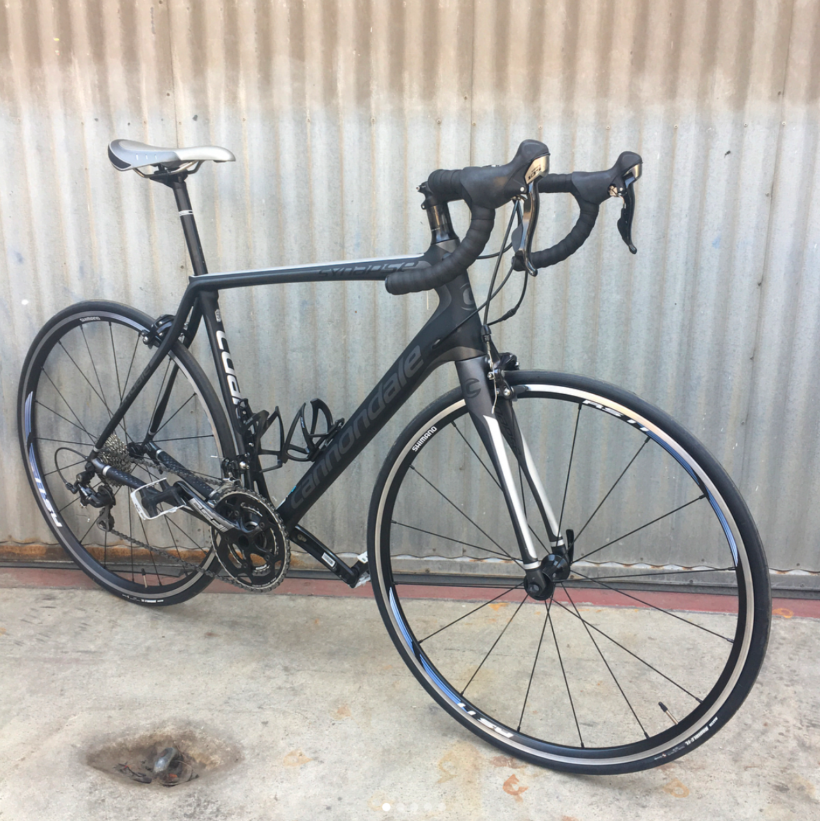 Cannondale Synapse Shimano 105 Full Carbon Modern, Serious Road Bike