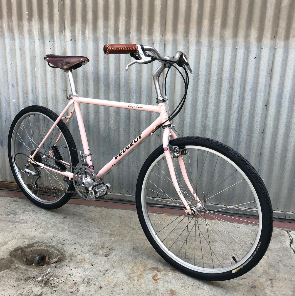 Peugeot Vintage MTB Converted to Burrito Slaying City Bike