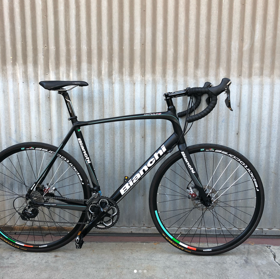 Bianchi Impulso Used 105 11-Speed Disc Brake Road Bike - 61 CM