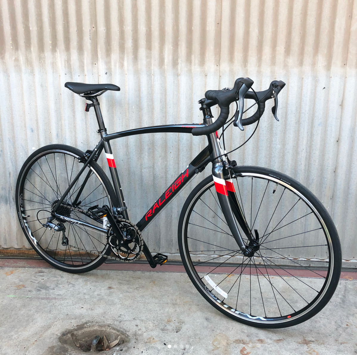 Raleigh bikes merit 2 endurance road bike sale