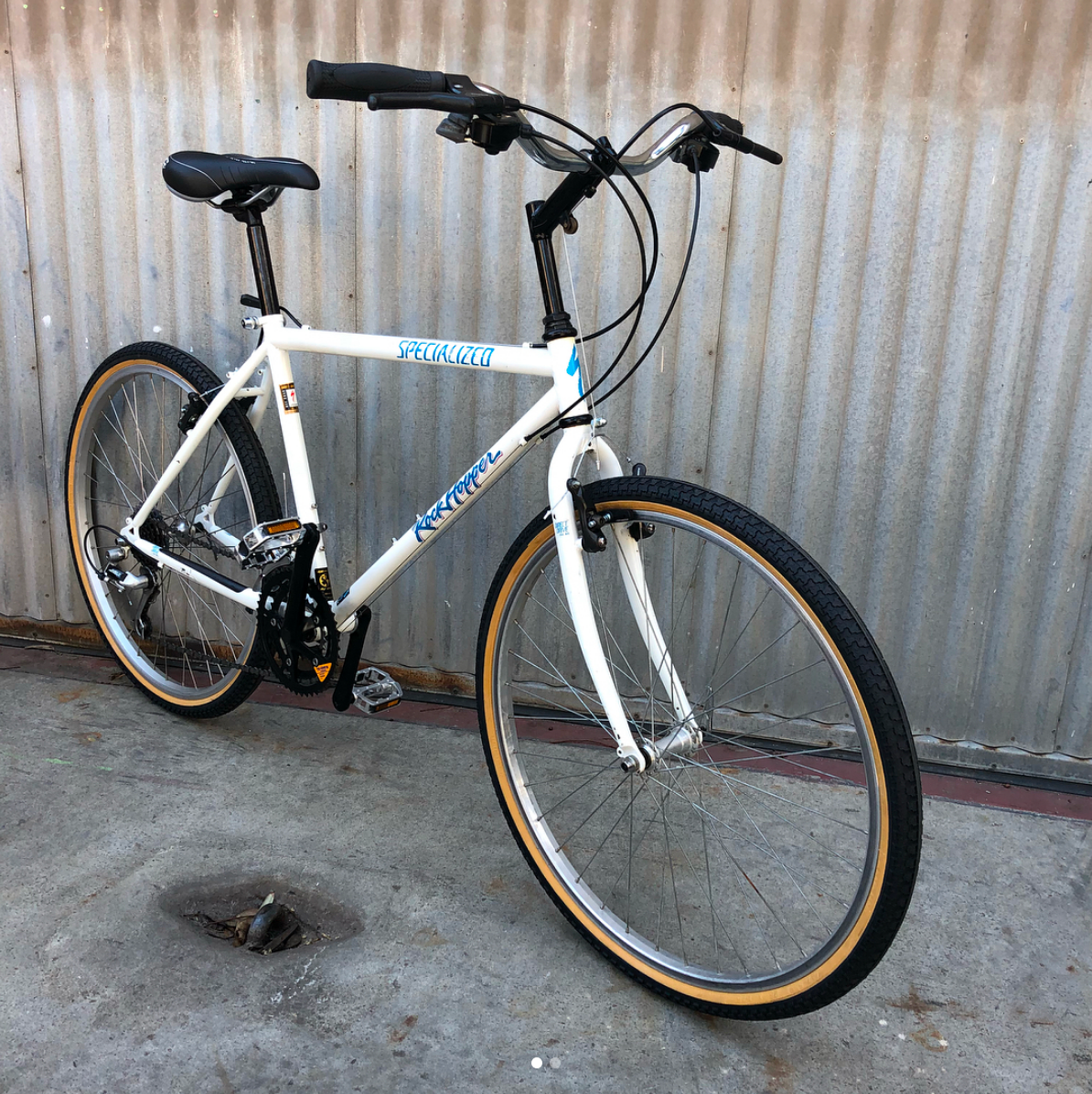 Specialized hardrock hotsell white