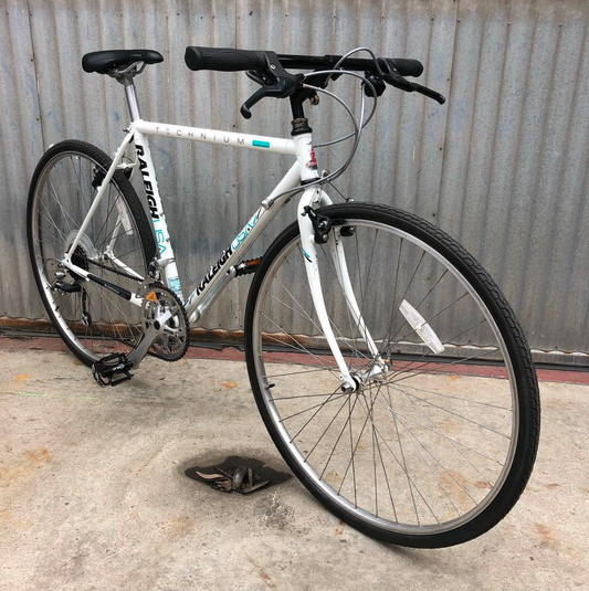 Raleigh Technium Flat Bar Performance City Bike