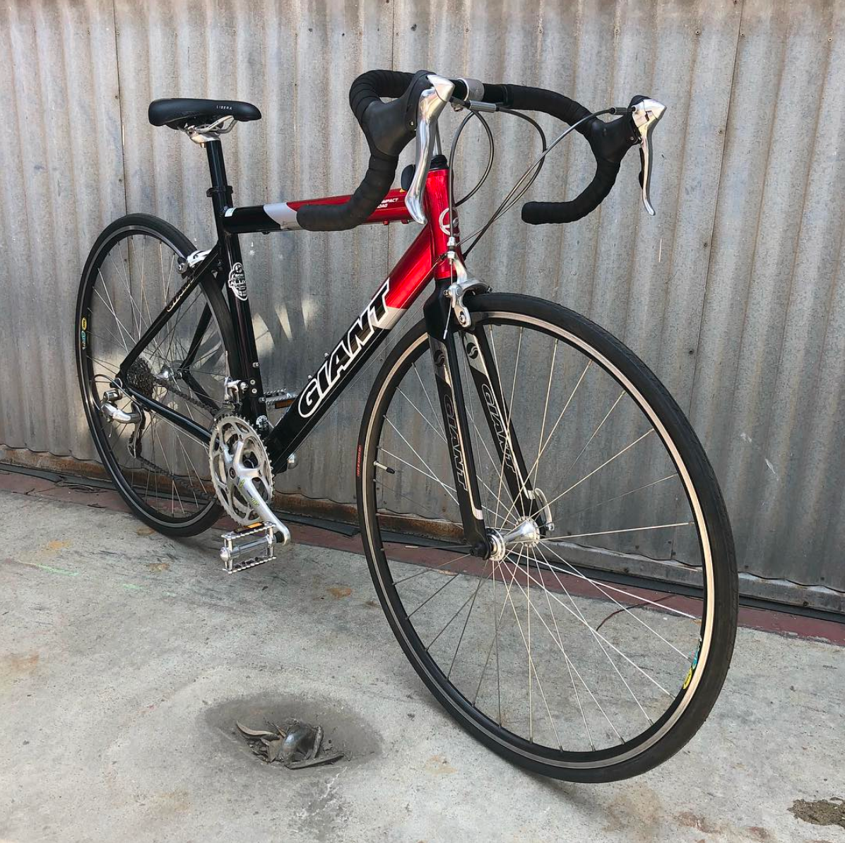 Giant OCR 1 Road Bike - 3 x 9 Shimano 105 - 50 CM – Coco's Variety Giant OCR 1 Road Bike - 3 x 9 Shimano 105 - 50 CM – Coco's Variety