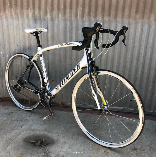 Specialzied Roubaix - Full Carbon - Large - 105 Equipped Road Bike