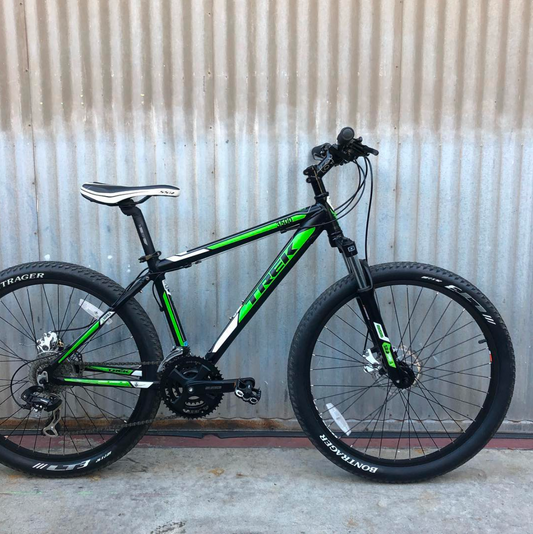 Trek 3500 Entry Level Mountain Bike for a Teen or Shorter Person