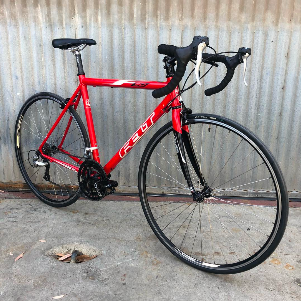 Felt F90 - Modern Performance Road Bike
