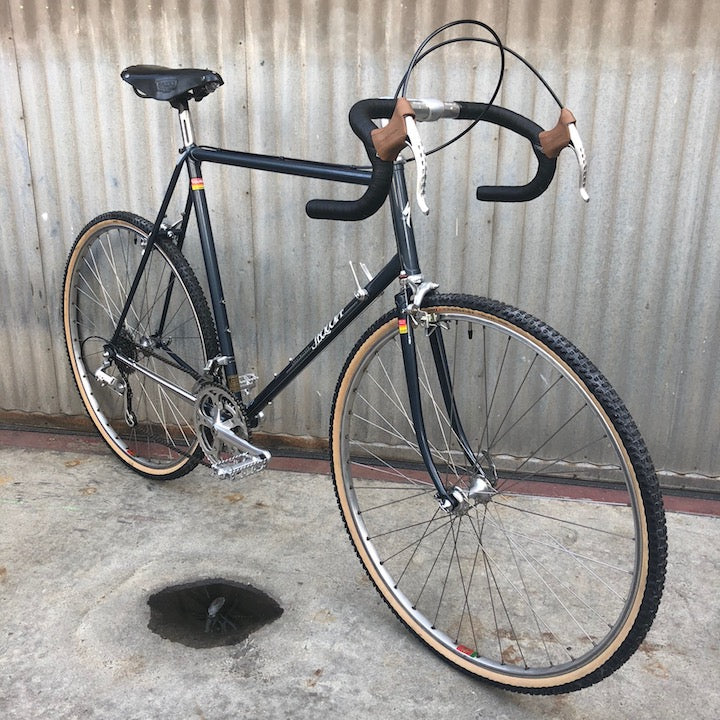 Specialized Sequoia Sport Touring - Classic L'Eroica Warrior - All the Looks and Lots of Tire Room