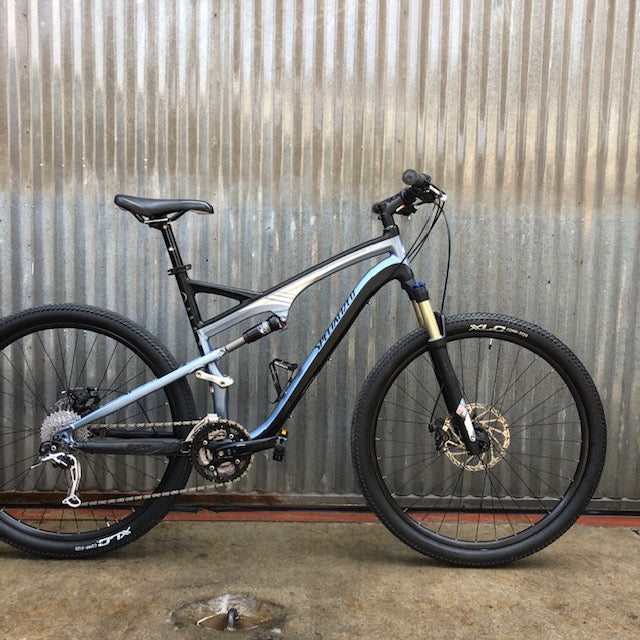 Mountain Bike - Modern Black/Blue Specialized - Studio Rental