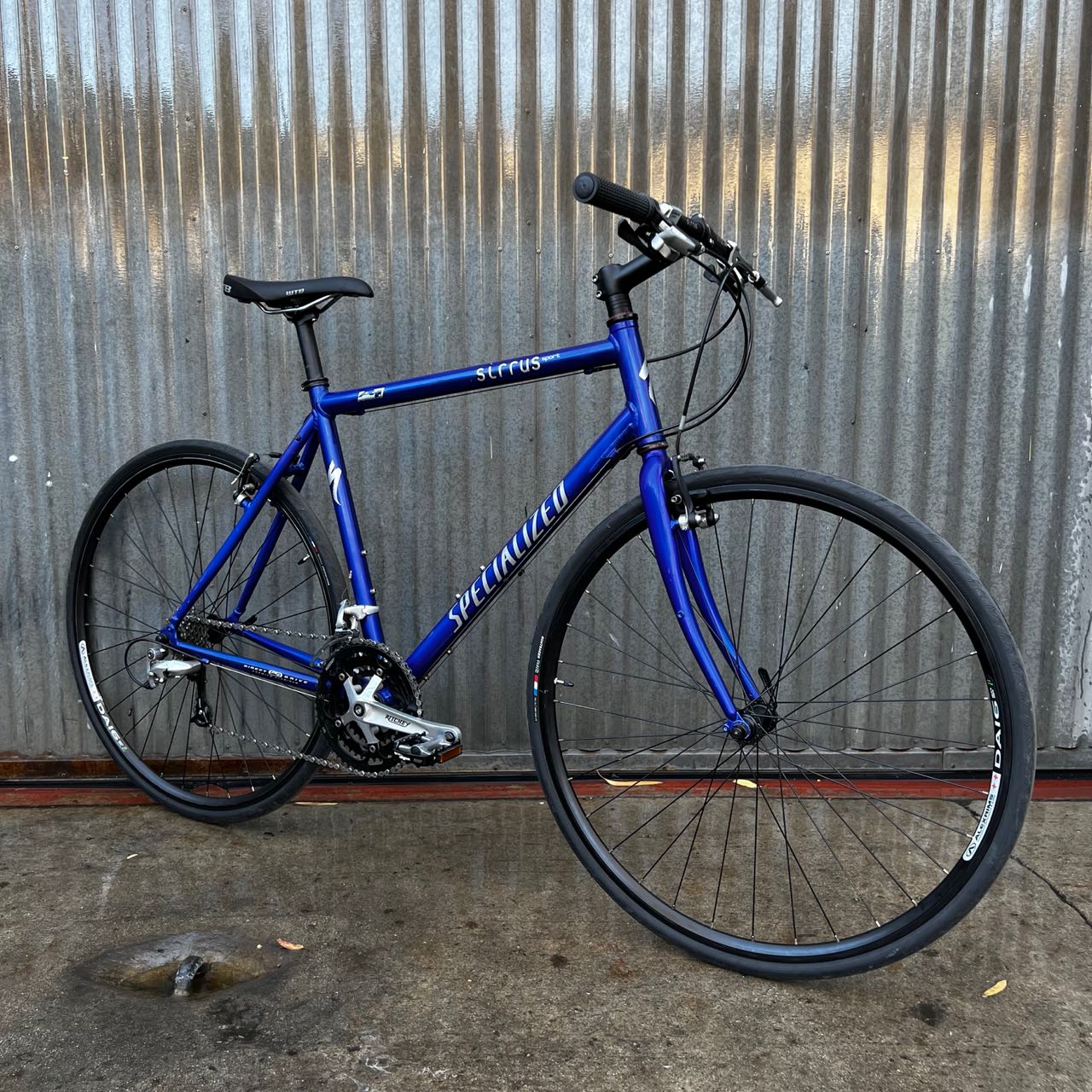 Specialized Sirrus Flatbar Road Bike - USED - Nice condition!