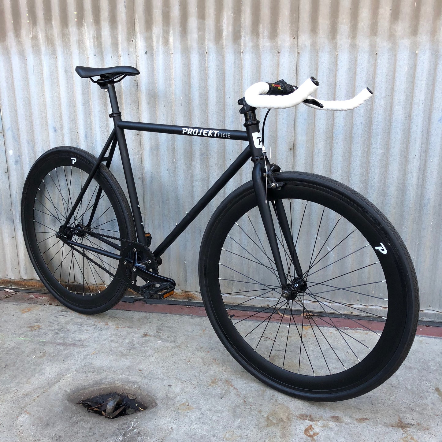 Performance Fixie - Basic Black - Studio Rental