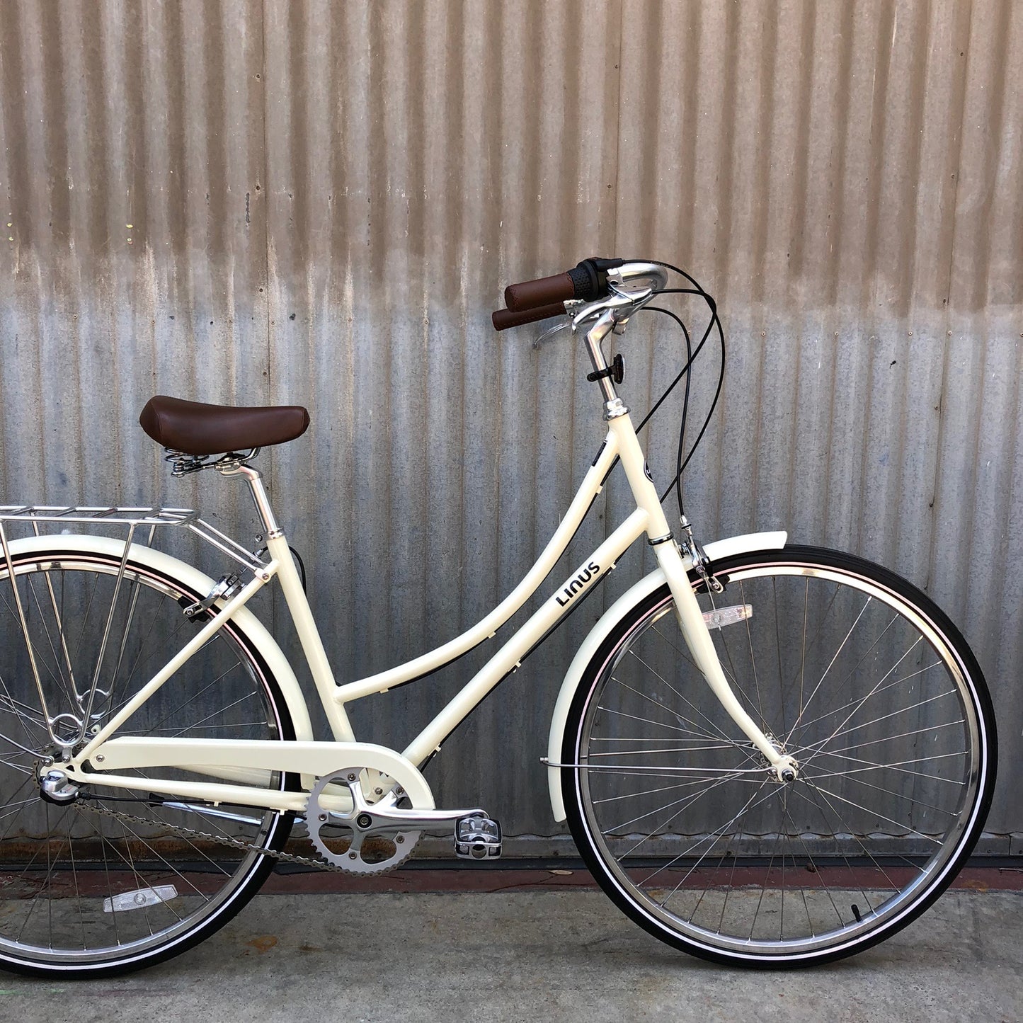 Women's Linus Dutchi - Cream - Studio Rental