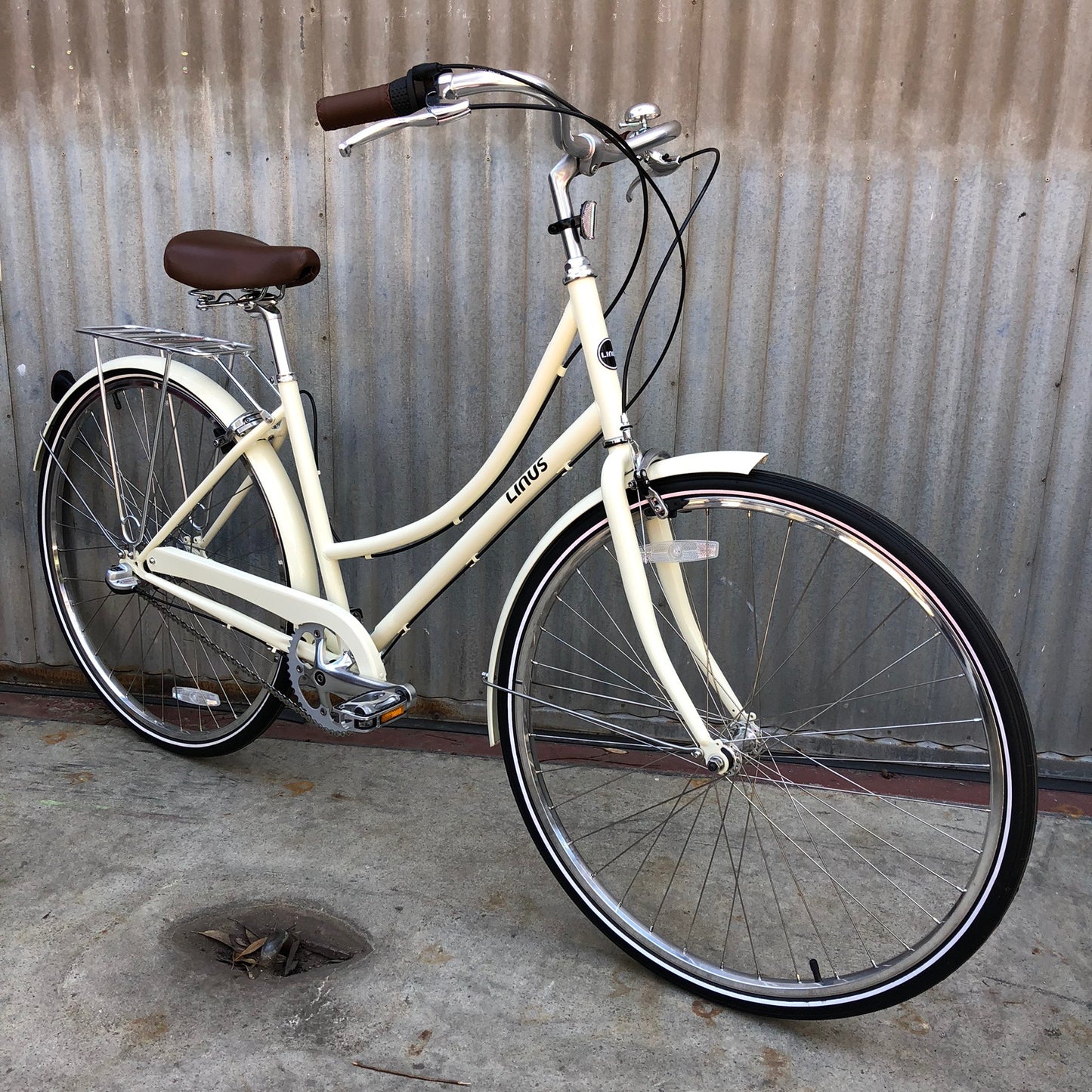 Women's Linus Dutchi - Cream - Studio Rental