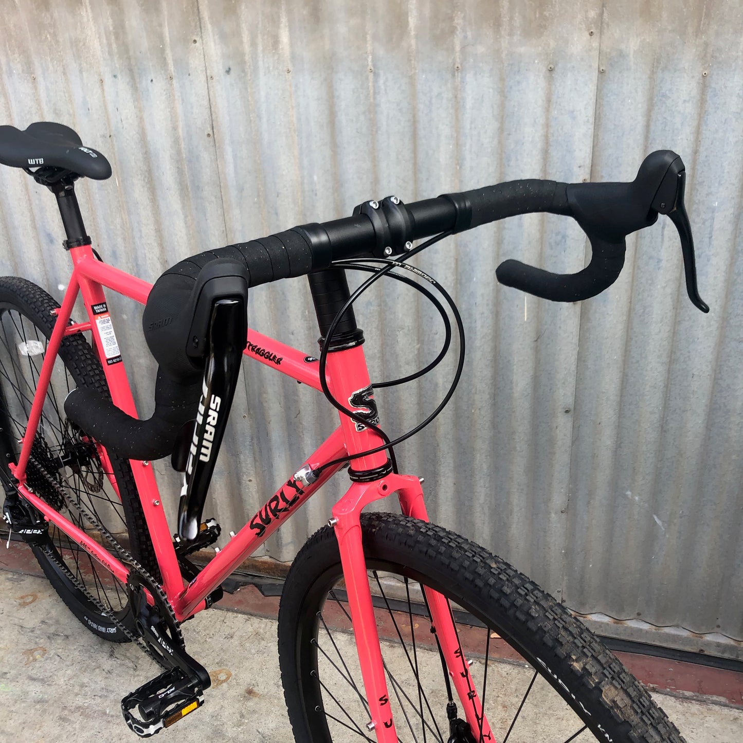 Surly Straggler - Brand New - Disc Brake - SRAM Brifter (Integrated Brake-Shifter) - New Spec 1 x Set-Up