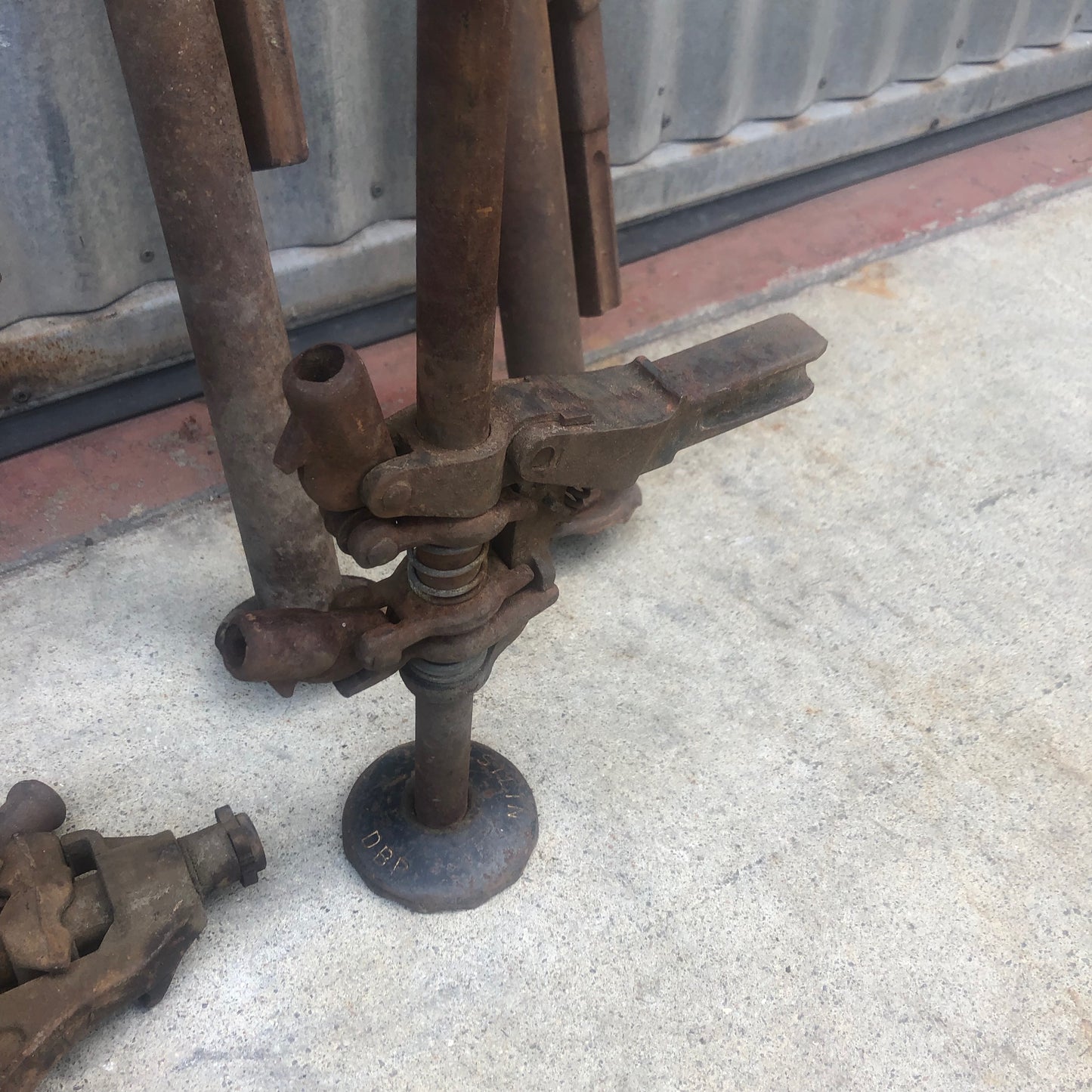 Jack Lot - 7 Vintage VW and Porsche Jacks