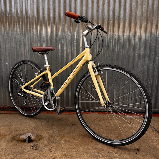 Used Bianchi Stepthrough Hybrid City Bike with Rack in Los Angeles