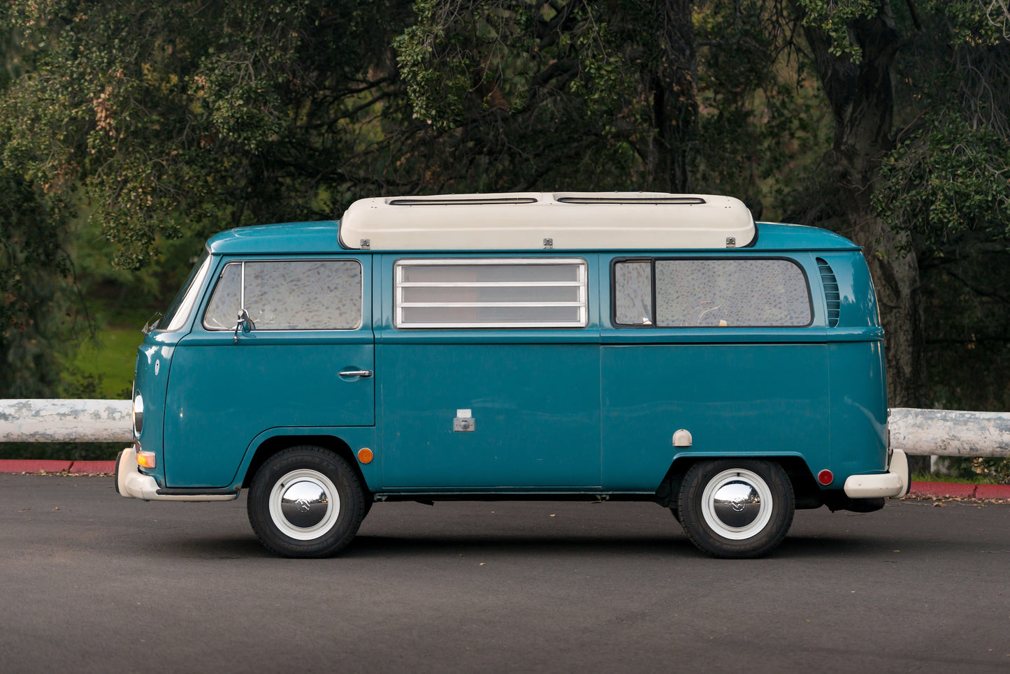 Classic VW Bus Camper Van - 1969 - Blue Beauty - Studio Rental - Picture Car