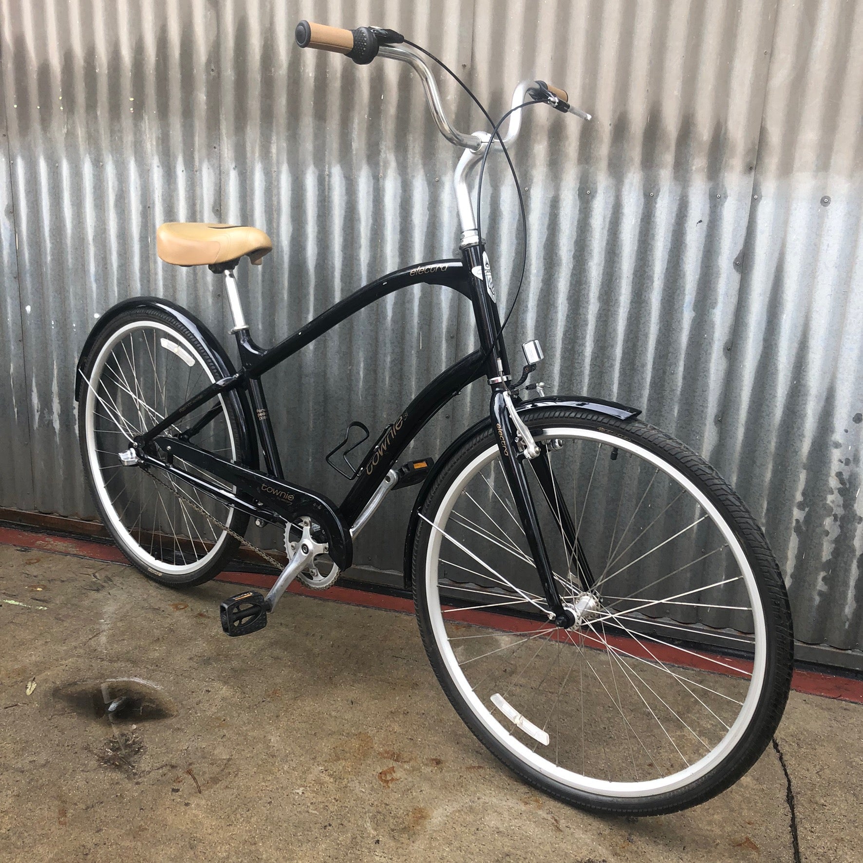 Used on sale townie bikes