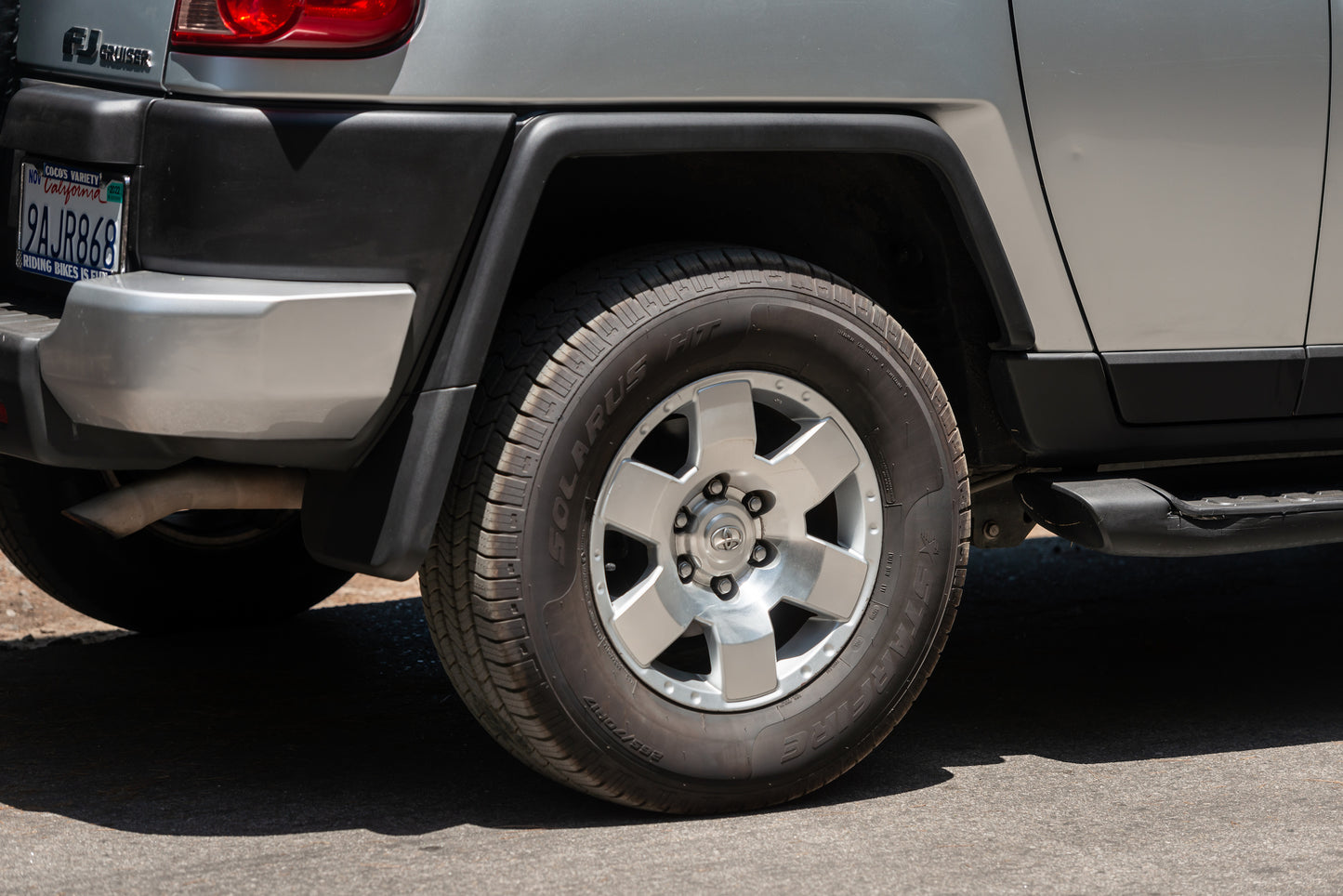 2007 Toyota FJ Cruiser - 4x4 with Low Miles - Zero Modifications