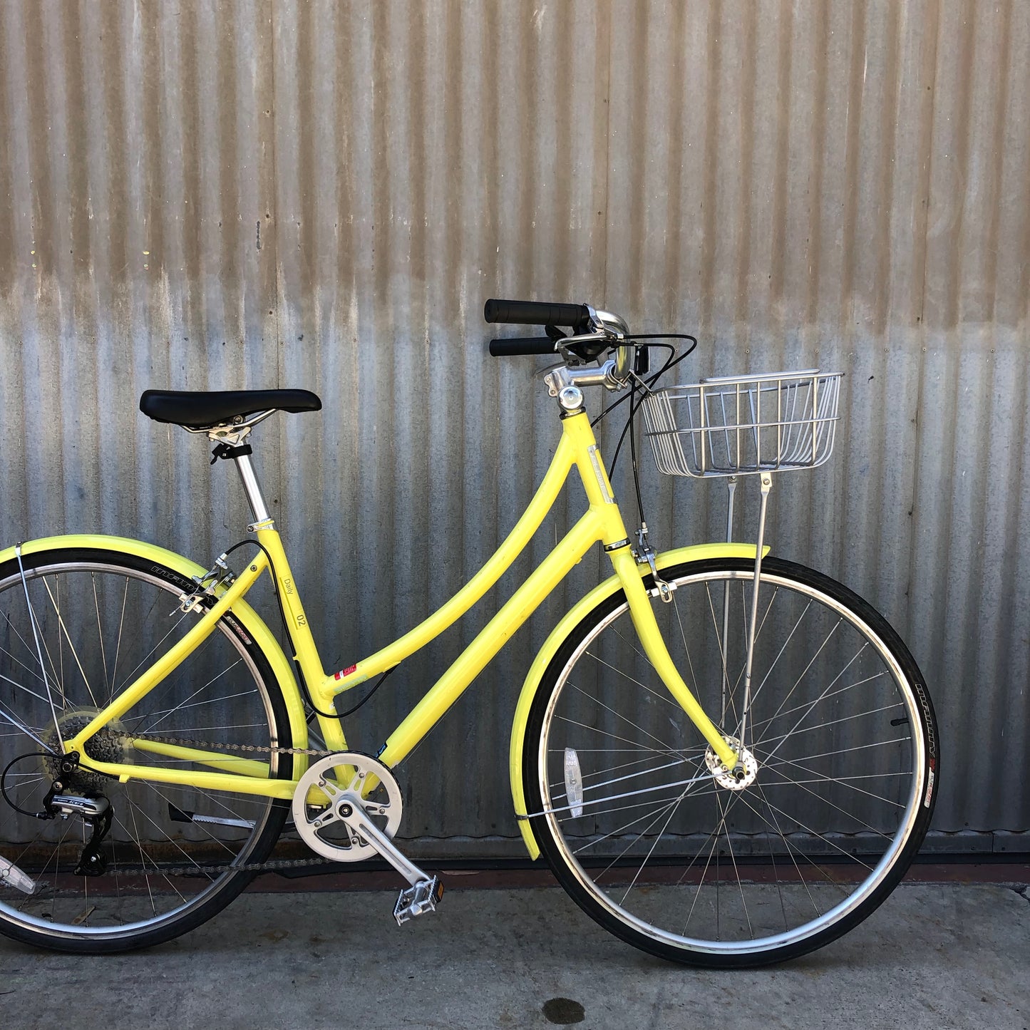 Gently Used Globe City Bike for Women - Lemon Yellow