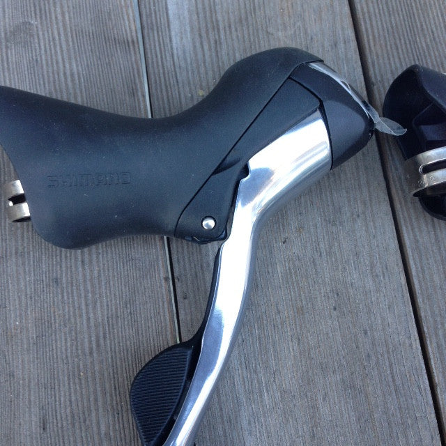 Brand New Shimano 105 ST-5600 Shifters