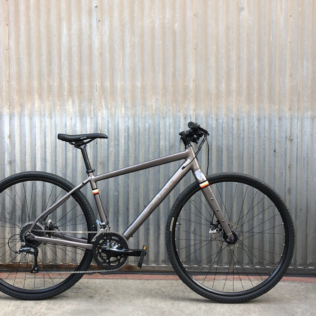 Salsa journeyman flat bar best sale claris 700