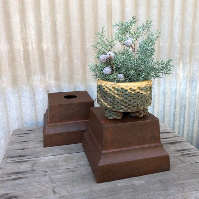 Cast Iron Riser – Coco's Variety