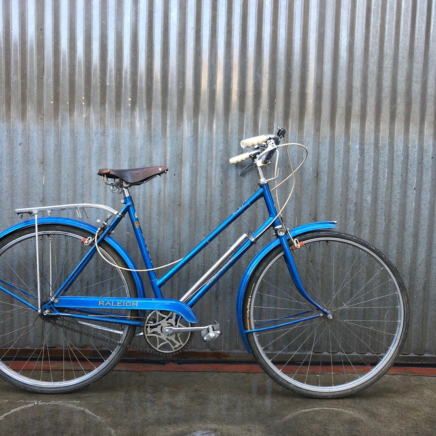 Raleigh discount ladies cruiser