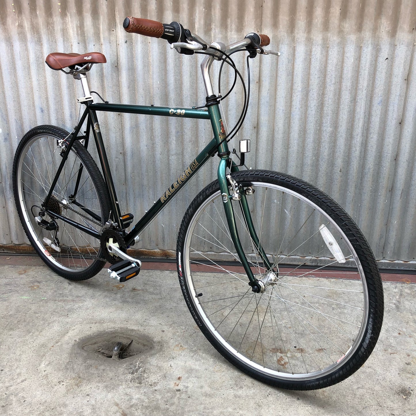Raliegh Classic City Bike - Clean, Attractive, Good Color, Sensible