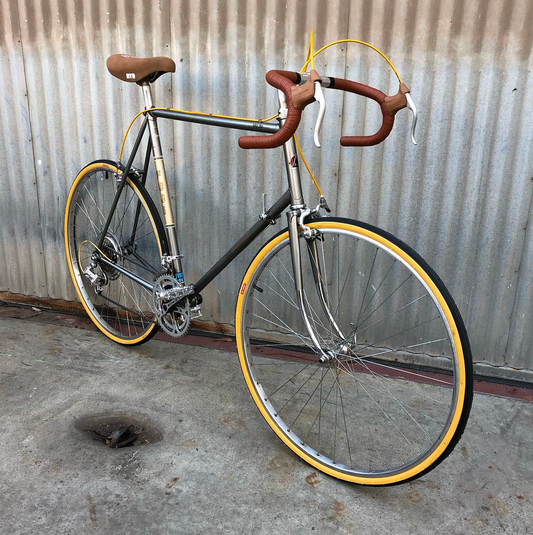 Fuji Classic Road Bike - Total Rebuild of Vintage Bicycle